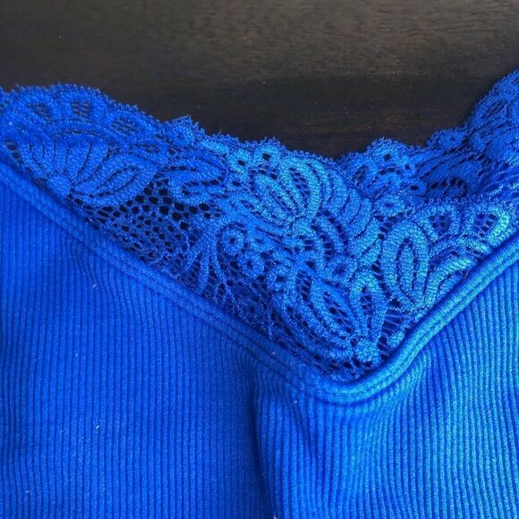 Auden royal blue lace top adjustable strap bralette, size medium - Picture 2 of 8
